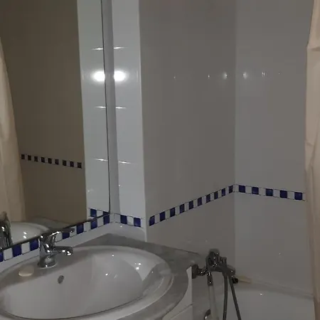 Beautiful T3 Apartament Near Marina And Beach